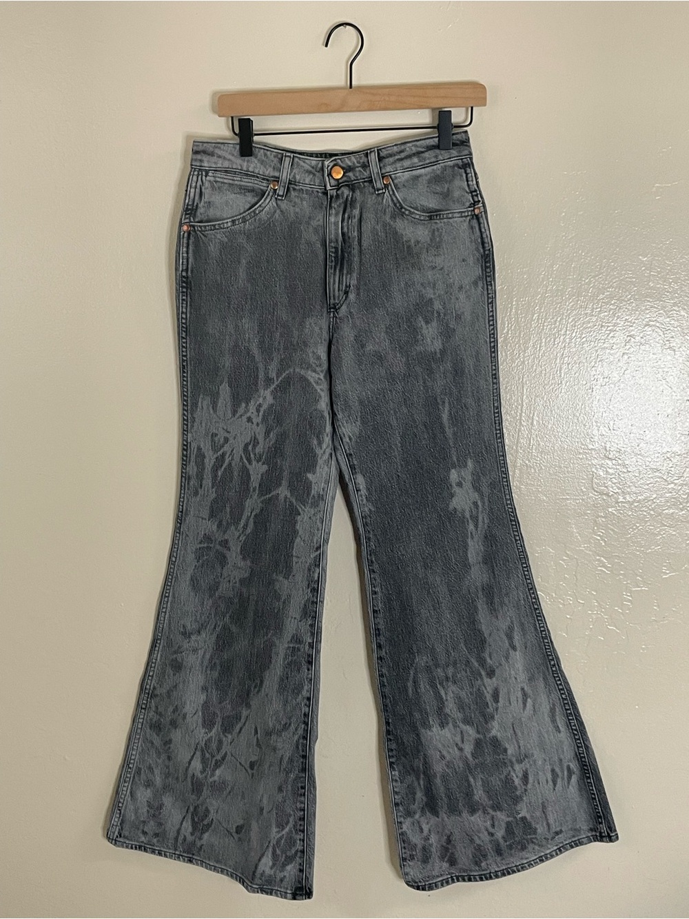 Wrangler Wanderer High Rise Flared Jeans bell bottom acid black
